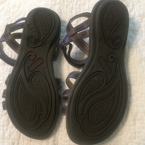 Stride Right brown sandals - Picture 2 of 5